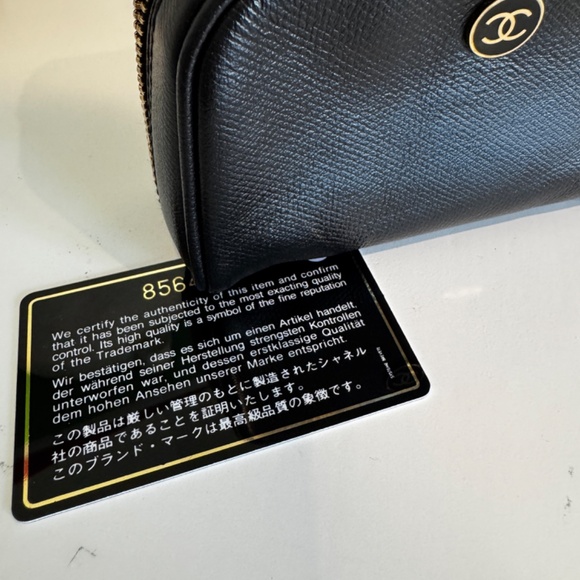 CHANEL BUTTON POUCH COSMETIC CASE - Picture 5 of 15